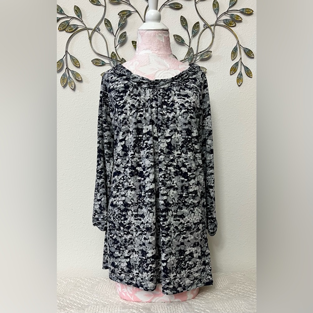Daisy Fuentes Black and White Patterned Top